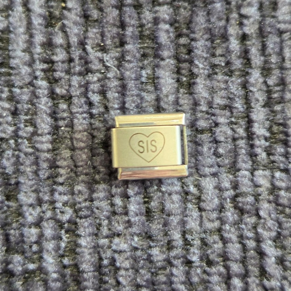 Sis Italian charm with heart design